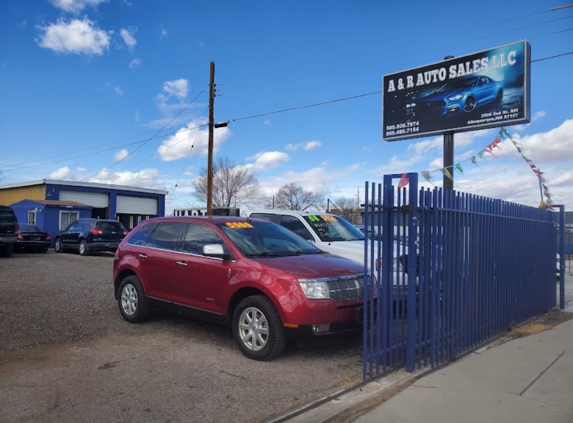 A & R Auto Sales LLC exterior